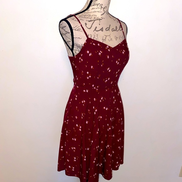 Old Navy Dresses & Skirts - Old Navy Super Cute Floral Dress
